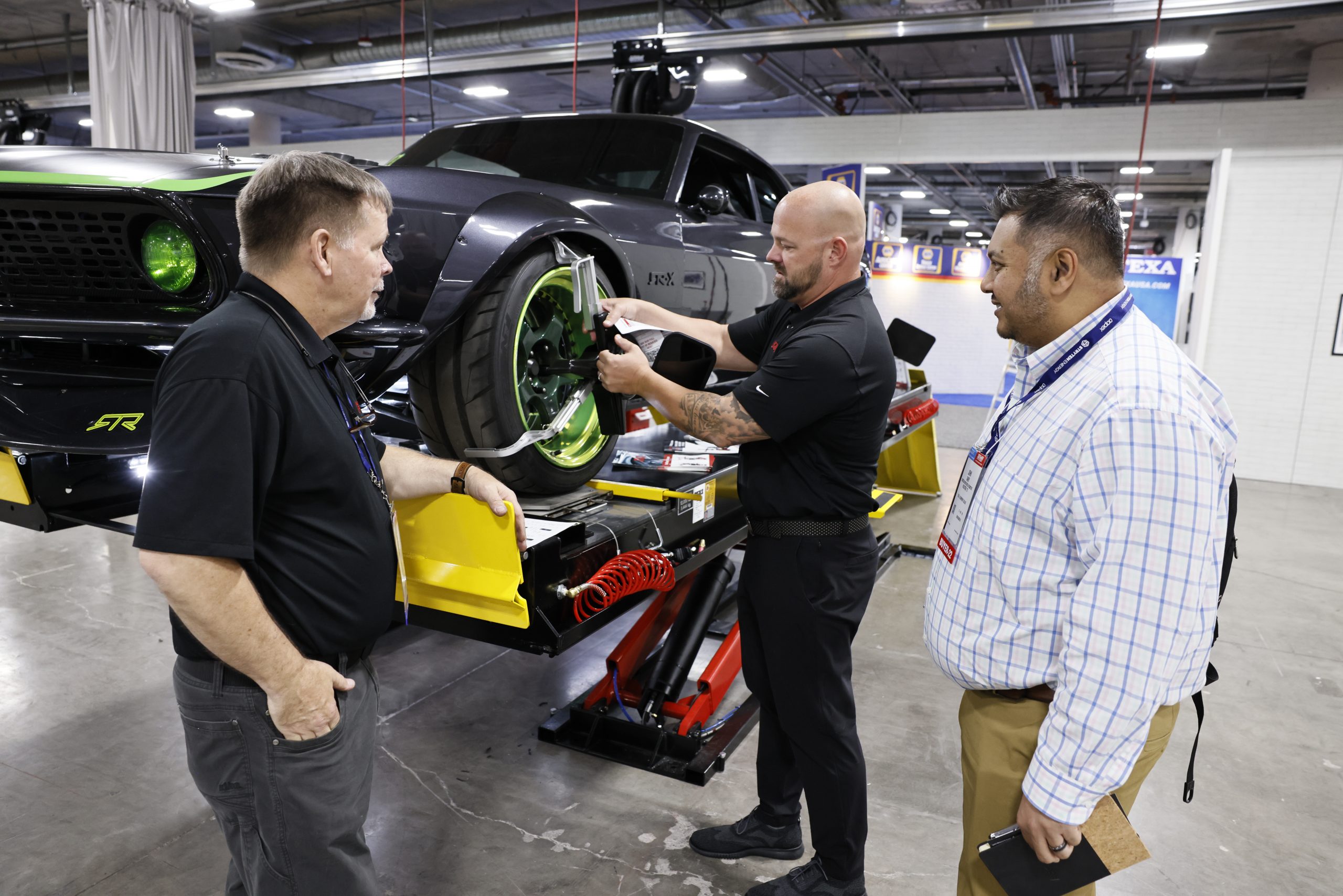 LIVE What's happening at AAPEX & SEMA 2022 Auto Service WorldAuto