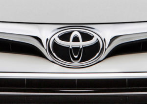 Toyota-logo-gril-300x212.jpg