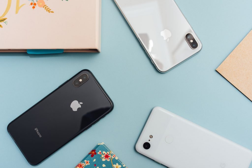 iphones-arnel-hasanovic-4oWSXdeAS2g-unsplash-1024x683.jpg
