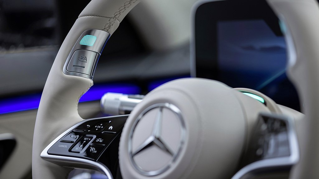 Mercedes-Benz-steering-wheel.jpg