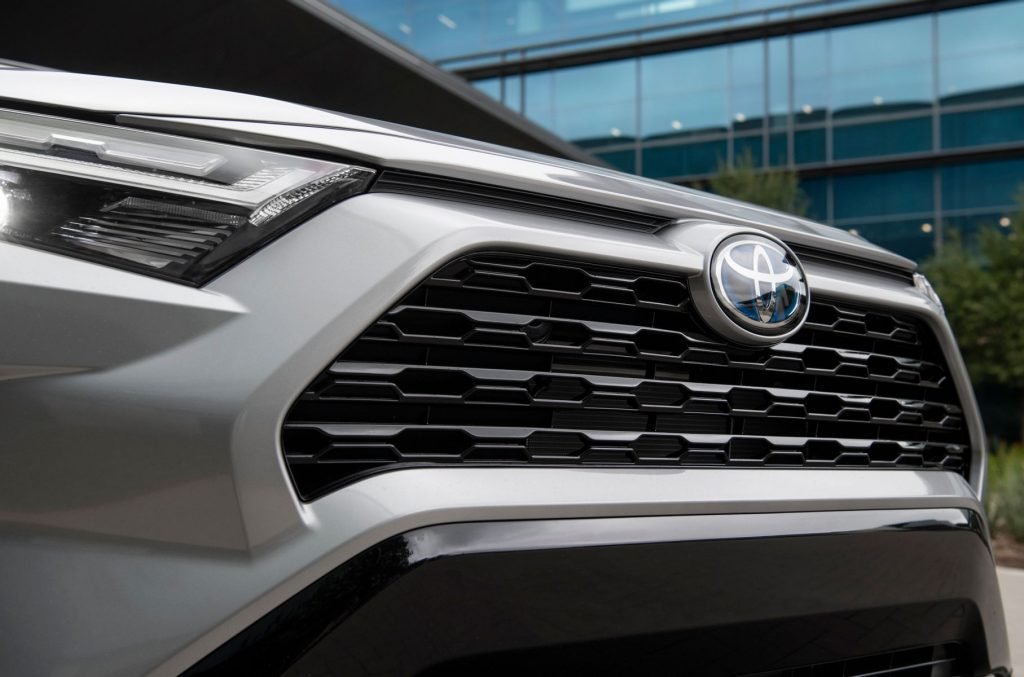 Toyota_RAV4_SE_Hybrid-2022_1815x1200-1024x677.jpeg