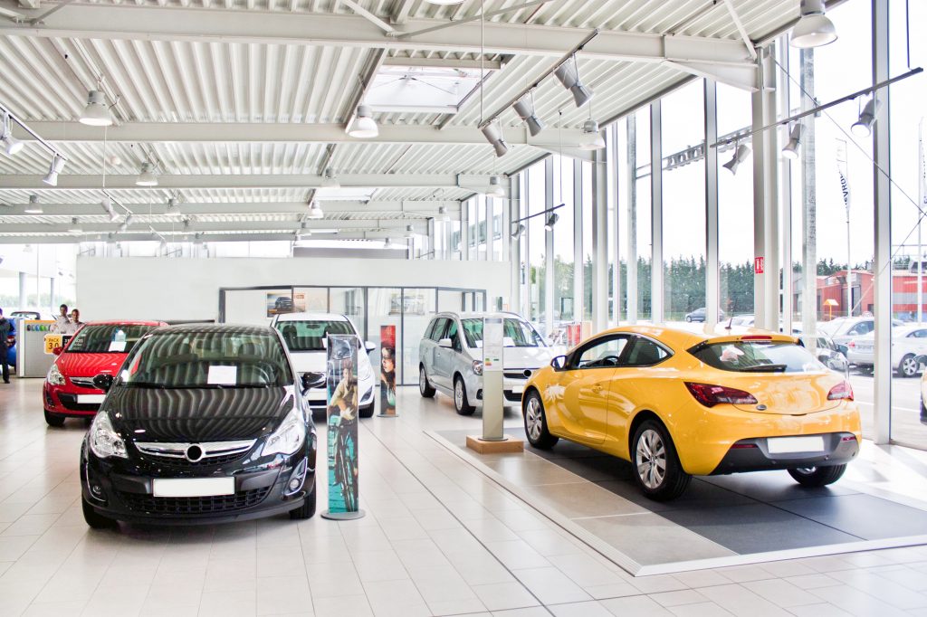 New-car-dealership-Depositphotos_40340387_L-1024x682.jpg
