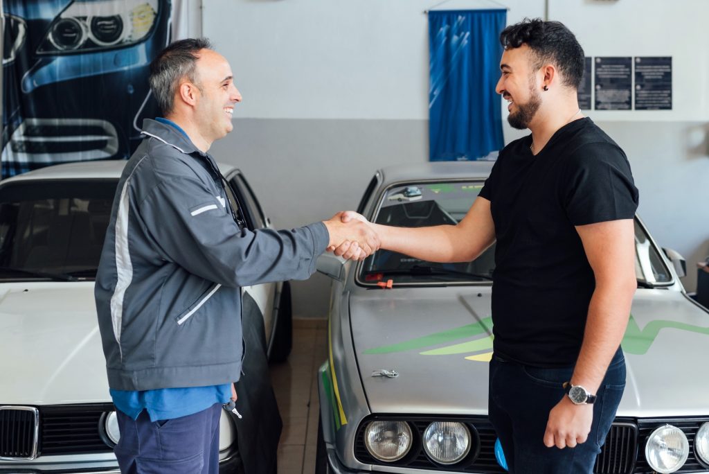 Mechanic-technician-service-advisor-handshake-Depositphotos_461482606_L-1024x684.jpg