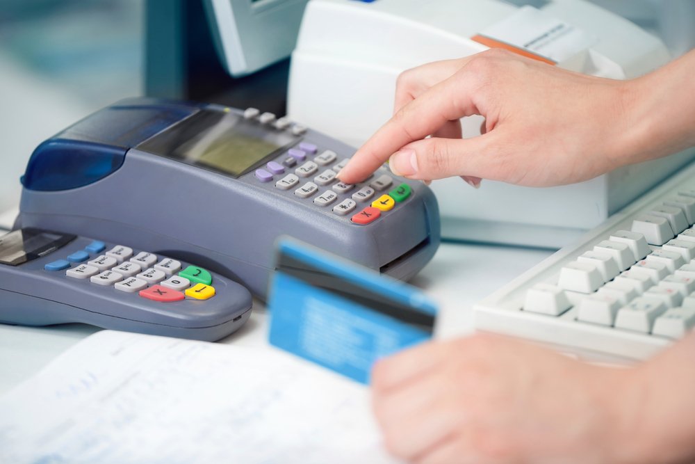 payment-terminal-credit-card-cash-register-cashier-Depositphotos_103488322_S.jpg