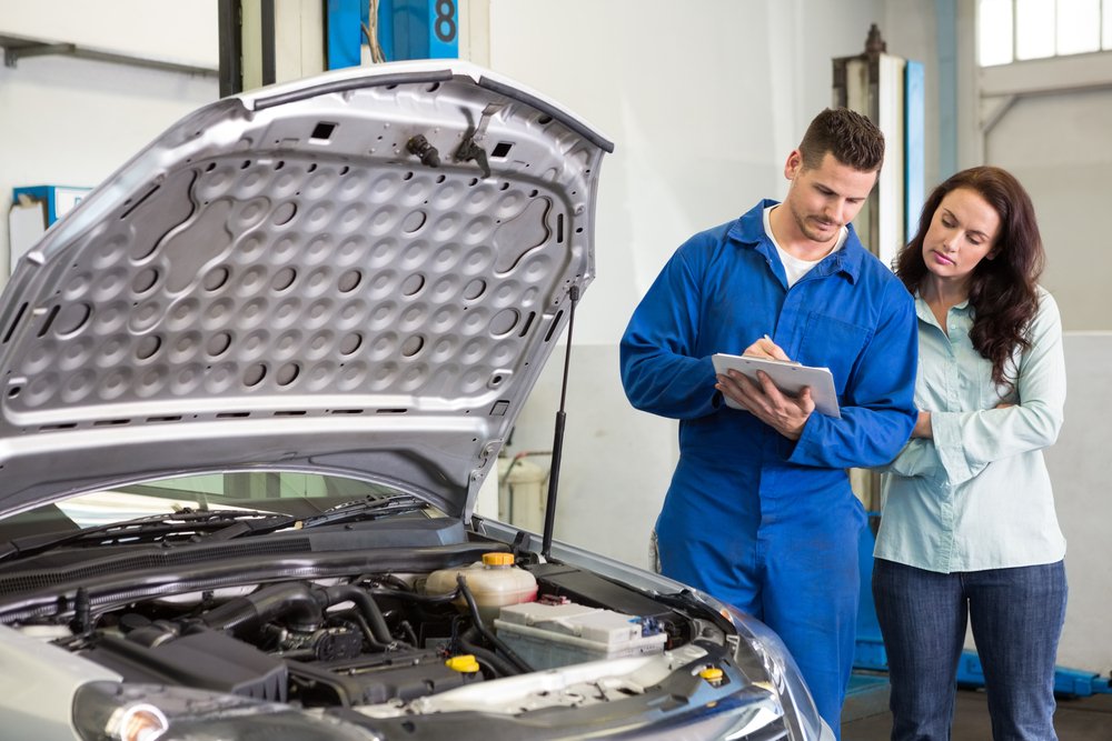 Cutsomer-mechanic-technician-vehicle-repair-Depositphotos_65541671_S.jpg