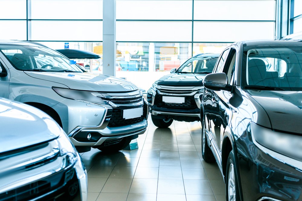 New-cars-dealer-dealership-sales-Depositphotos_171122936_S.jpg