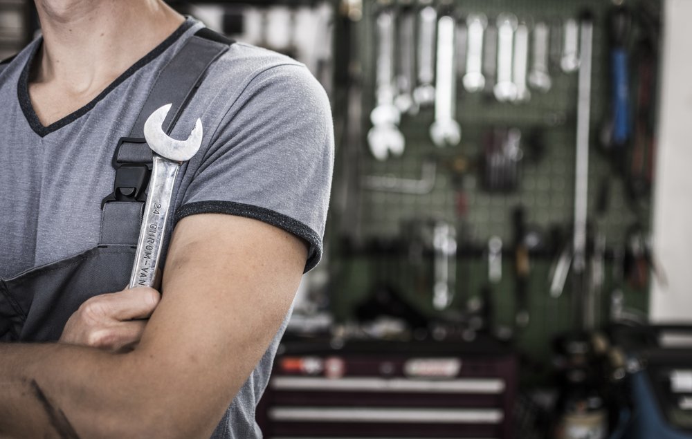 Technician-mechanic-wrench-Depositphotos_51827485_S.jpg