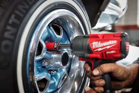 Milwaukee-Drive-Lug-Nut-Wheel-Sockets.png