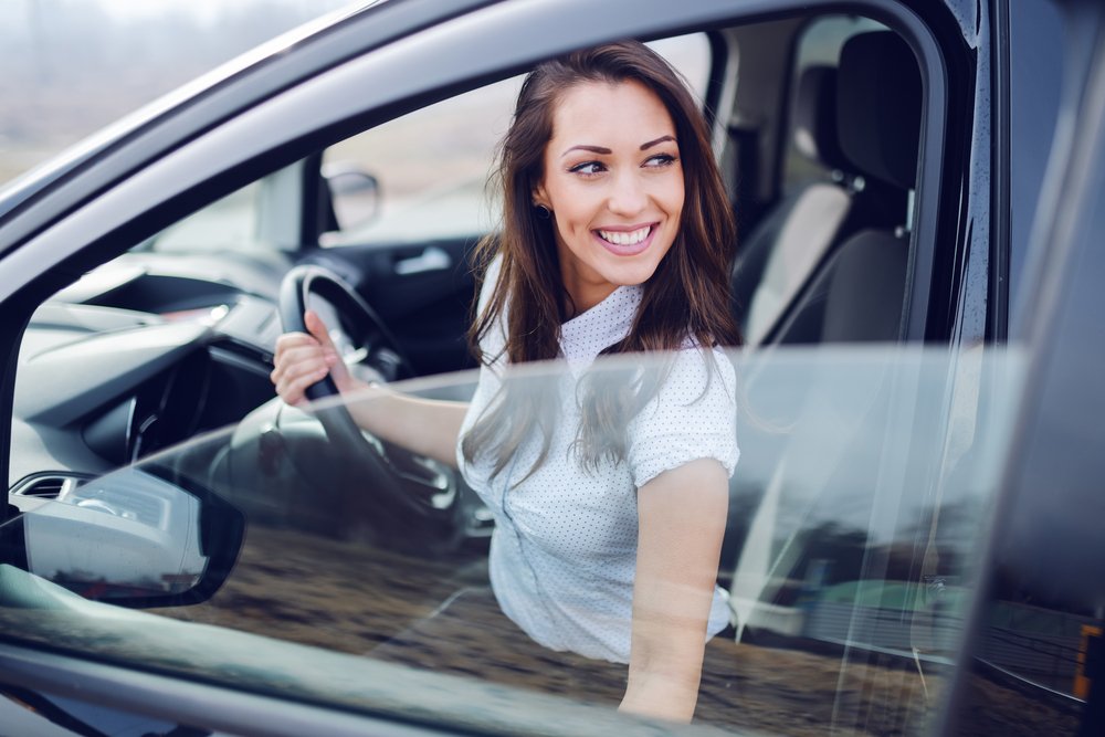 Women-enter-car-driving-drive-vehicle-Depositphotos_309996522_S.jpg