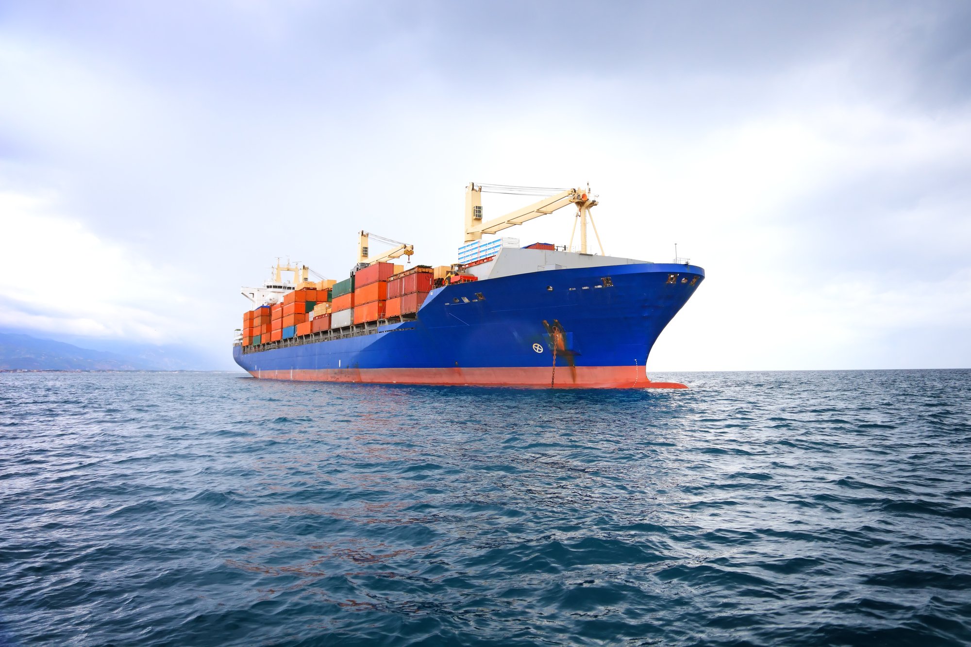 Shipping-supply-container-Depositphotos_12084928_L.jpg