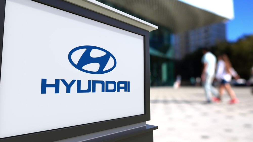 Hyundai-logo-sign-office-Depositphotos_130066832_S.jpg