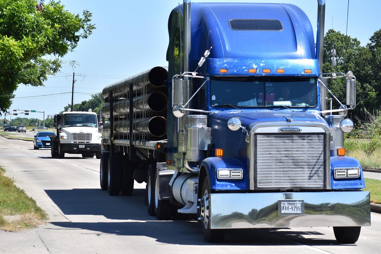 Free Semi Truck 18 Wheeler photo and picture